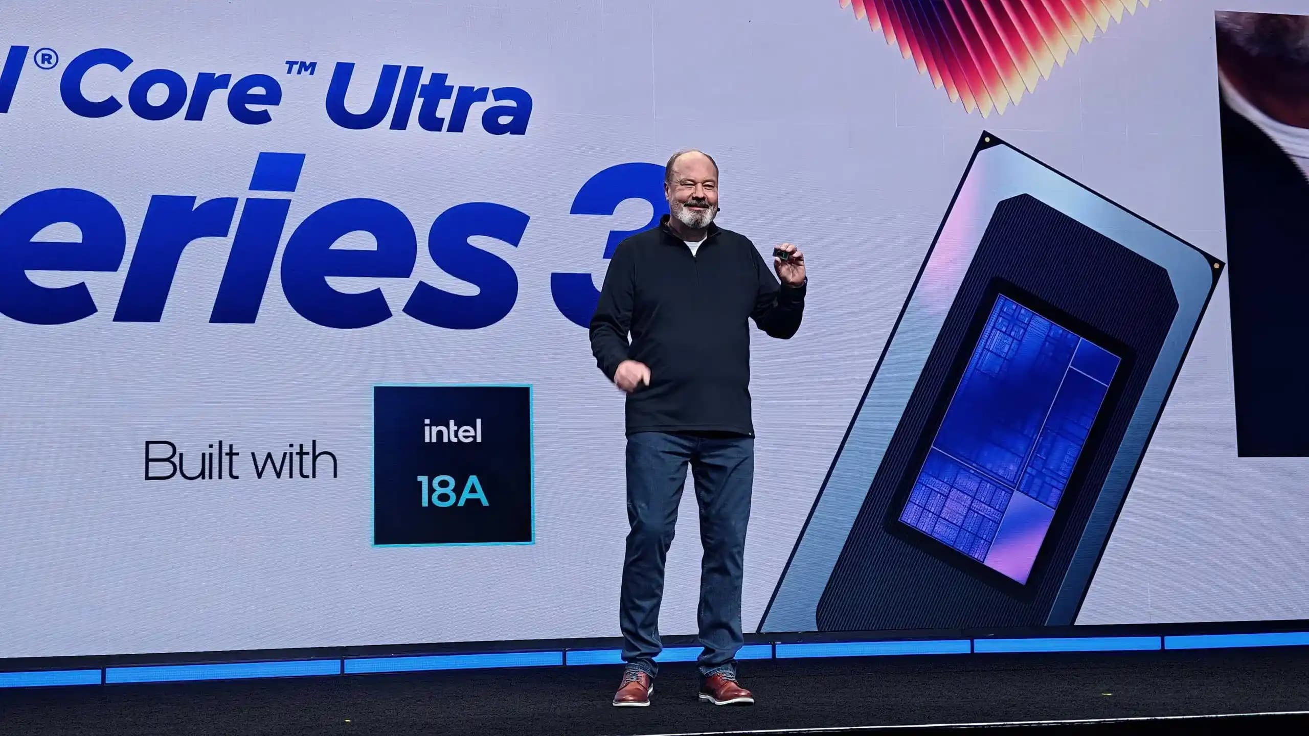 Intel ve AMD'nin CES 2024'te Tüketici Elektroniği ve Yapay Zeka Stratejileri Karşılaştırması