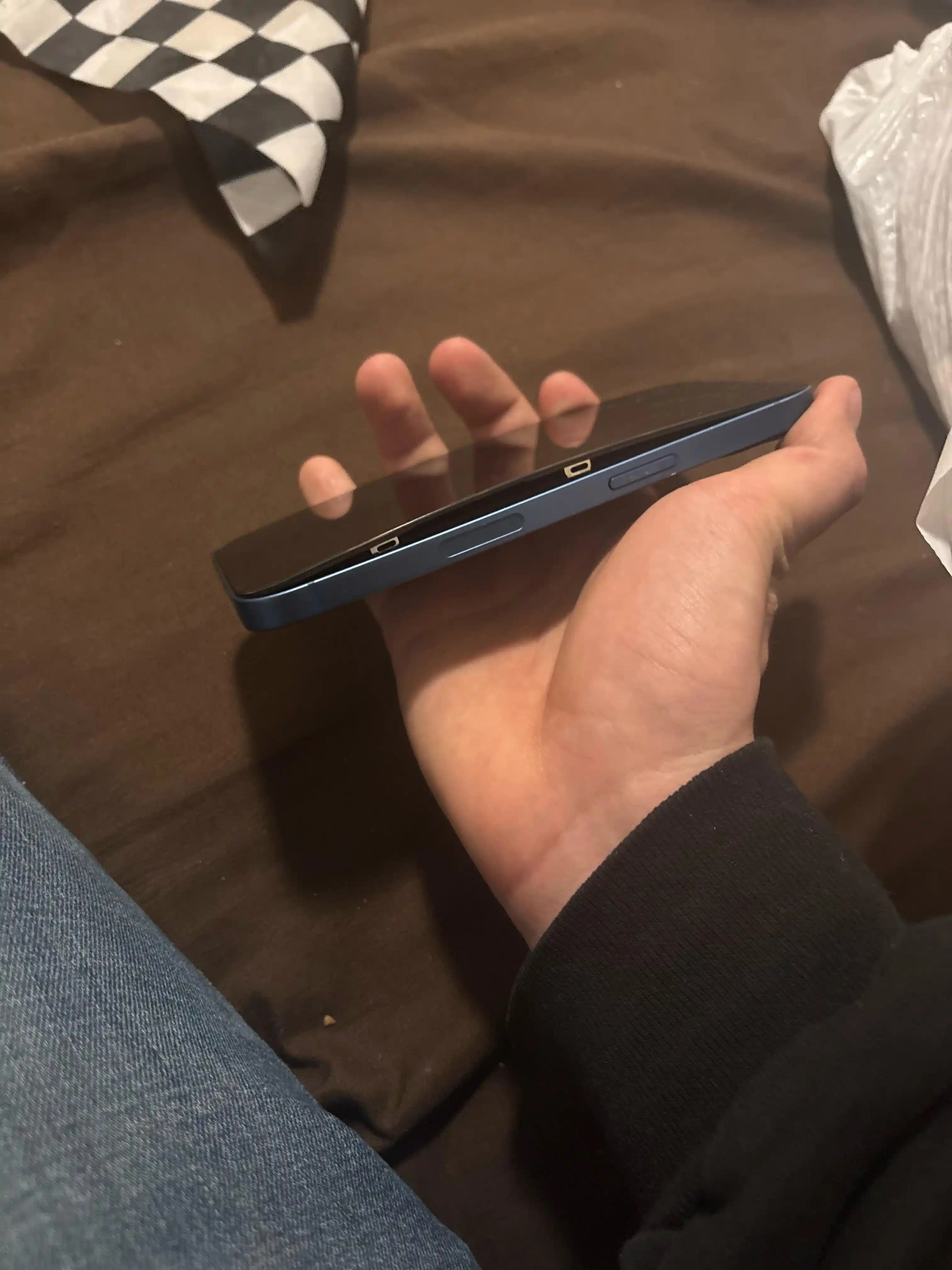 iPhone 13 Batarya Şişmesi: Nedenleri, Güvenlik Riskleri ve Çözüm Yolları