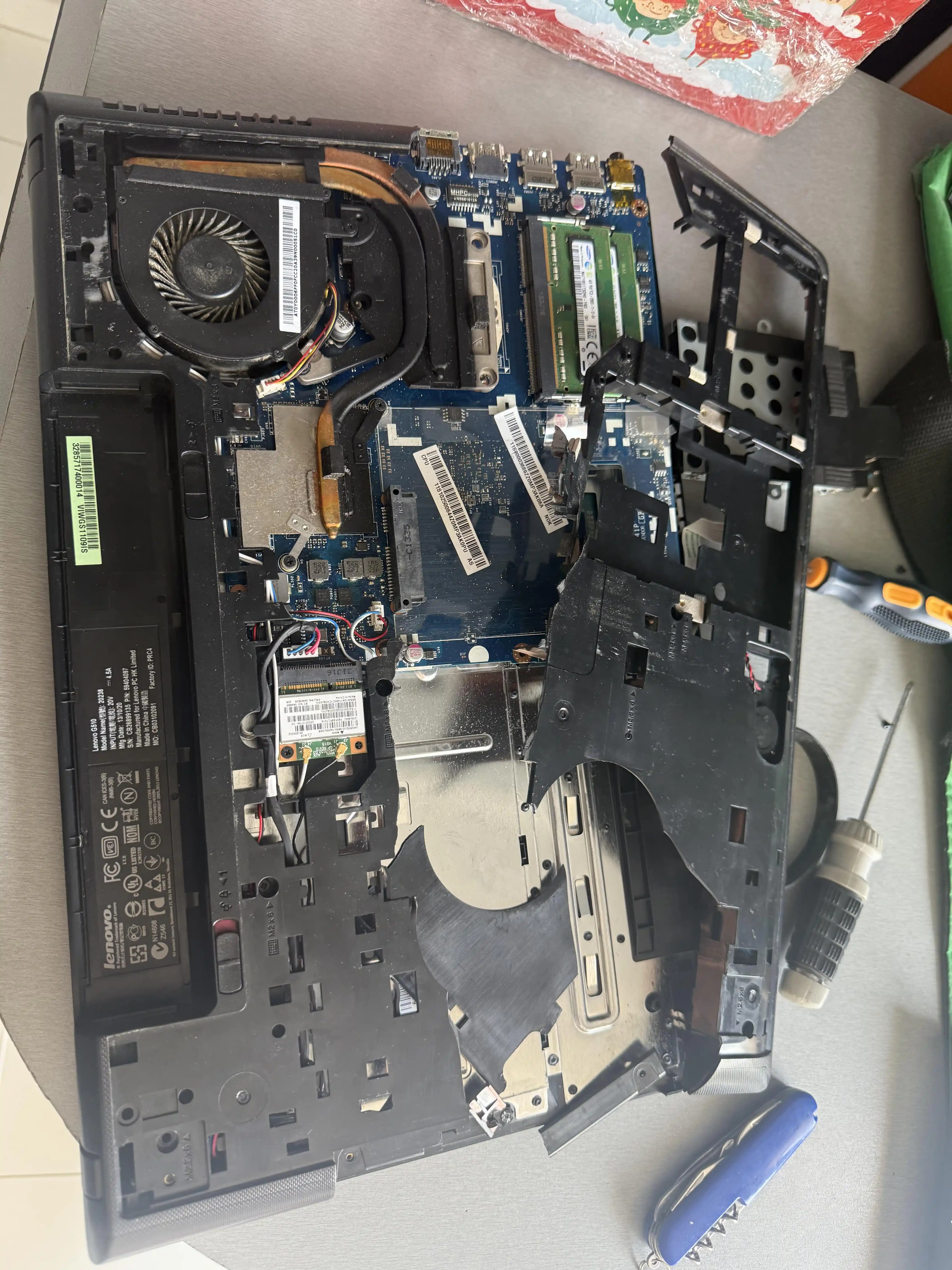 Laptop Tamirinde Plastik Kasa Hasarlarının Yönetimi ve Onarım Yöntemleri