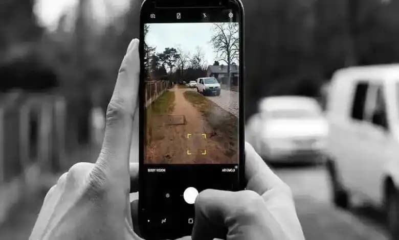 Akıllı Telefonlarda Arka Kamera Ters Çekiyor Sorunu ve Çözüm Yöntemleri