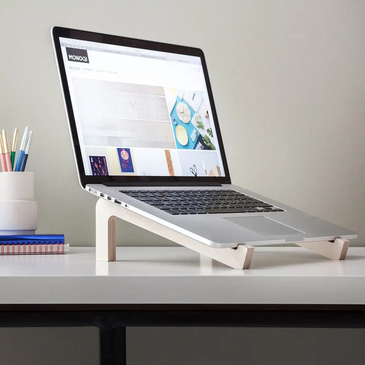 Dizüstü Bilgisayar Standları: Ergonomik ve İşlevsel Çözüm Seçenekleri