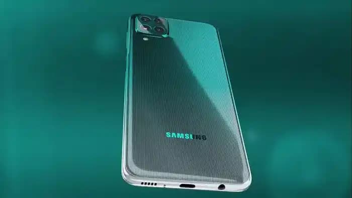 2025'te Samsung'un 7000 mAh Bataryalı Telefonlarıyla Şarj Korkusuna Son