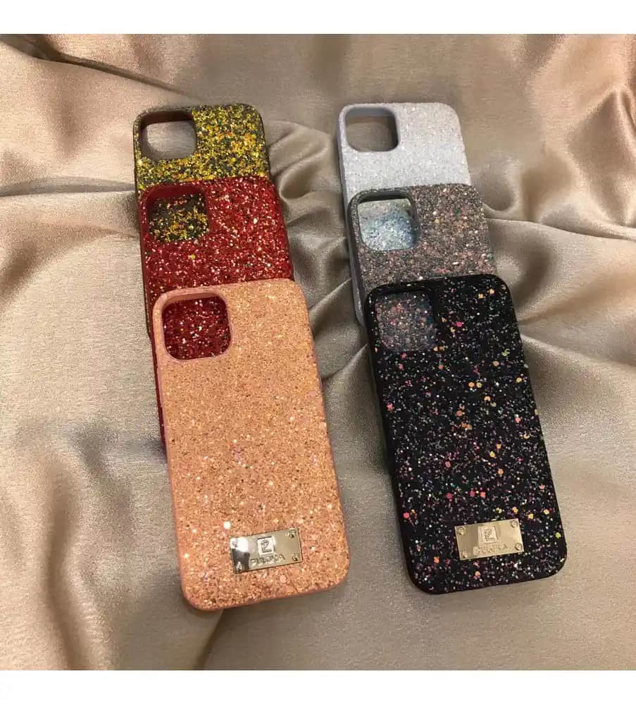 Simli Telefon Kılıflarıyla Tarzınızı Yansıtın ve Telefonunuzu Güvence Altına Alın