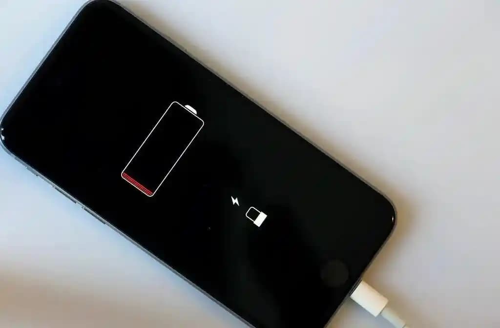Telefon Şarj Olmama Problemi ve Çözüm Yolları: Nedenleri ve Pratik Tavsiyeler