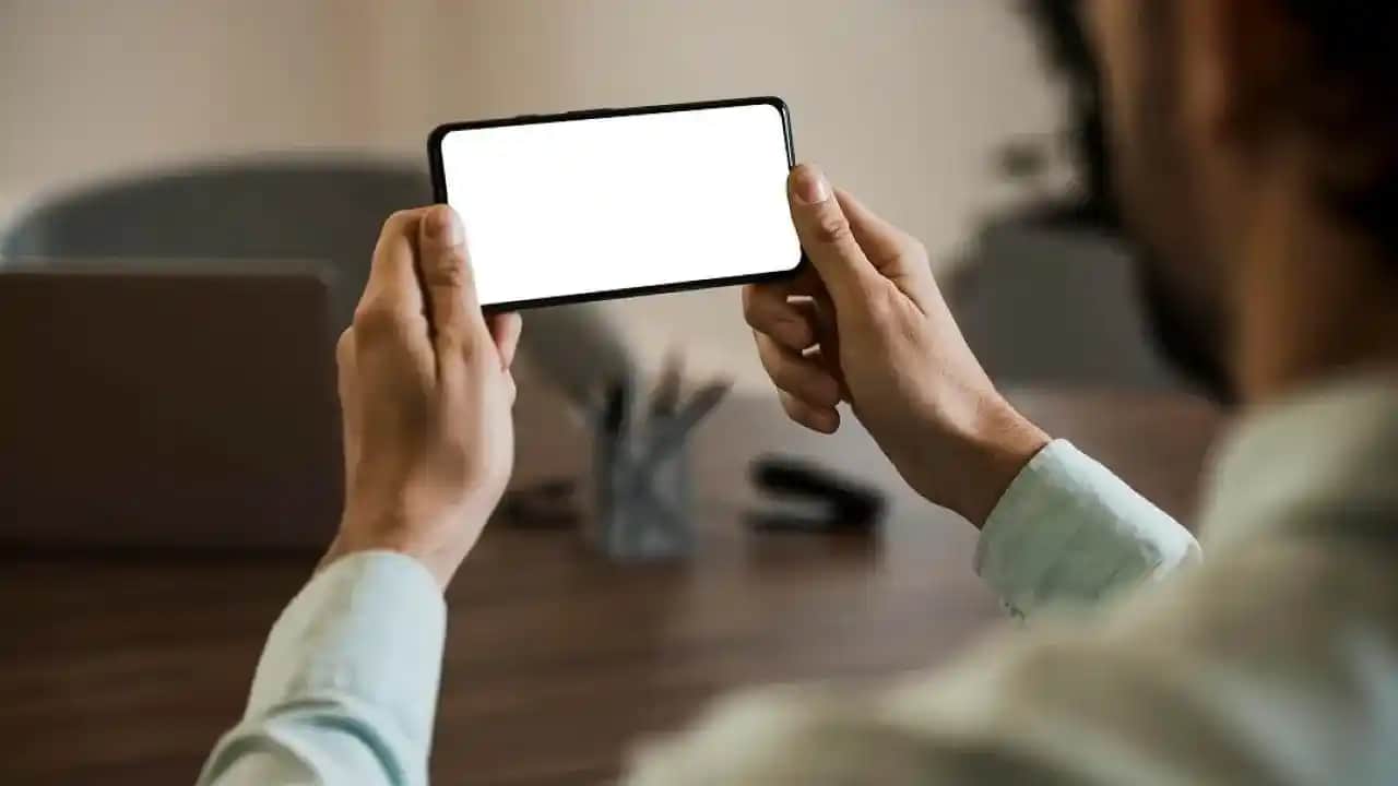 Telefonda Beyaz Ekran Sorunu Nedenleri ve Çözüm Yöntemleri Rehberi