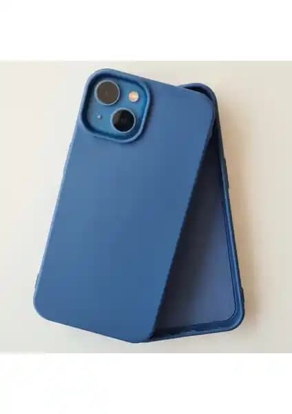 Pirok Store iPhone 13 ve iPhone 15 Kılıflarının Karşılaştırmalı İncelemesi