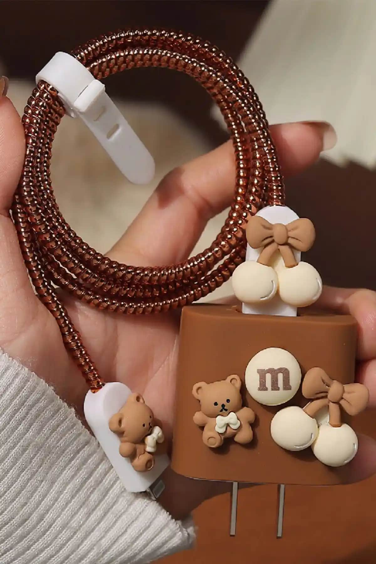 WANNA PROTECT Dayanıklı Figürlü iPhone Şarj Başlığı ve Kablo Koruma Seti İncelemesi