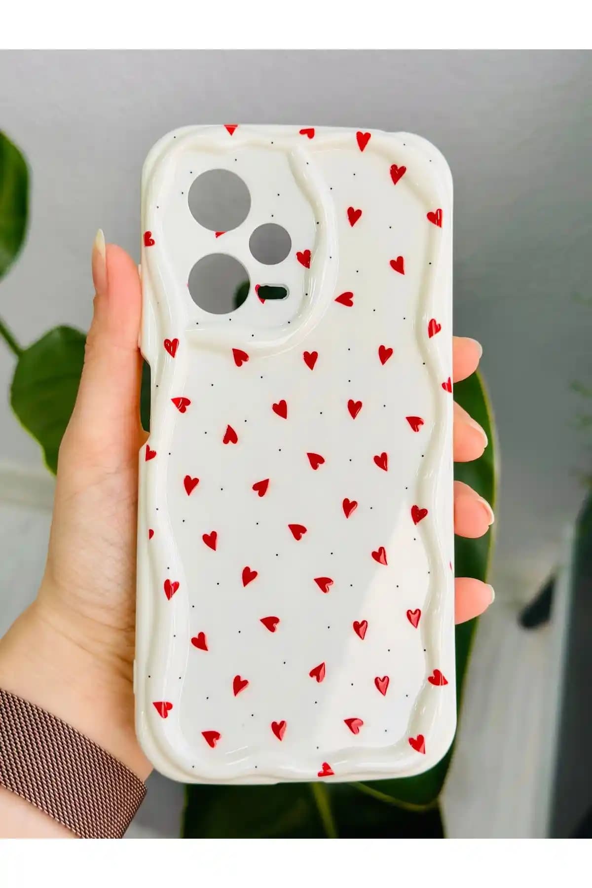 2025'te Xiaomi Redmi Note 12 Pro 5G İçin Kırmızı Kalpler Kılıfıyla Fark Yaratın