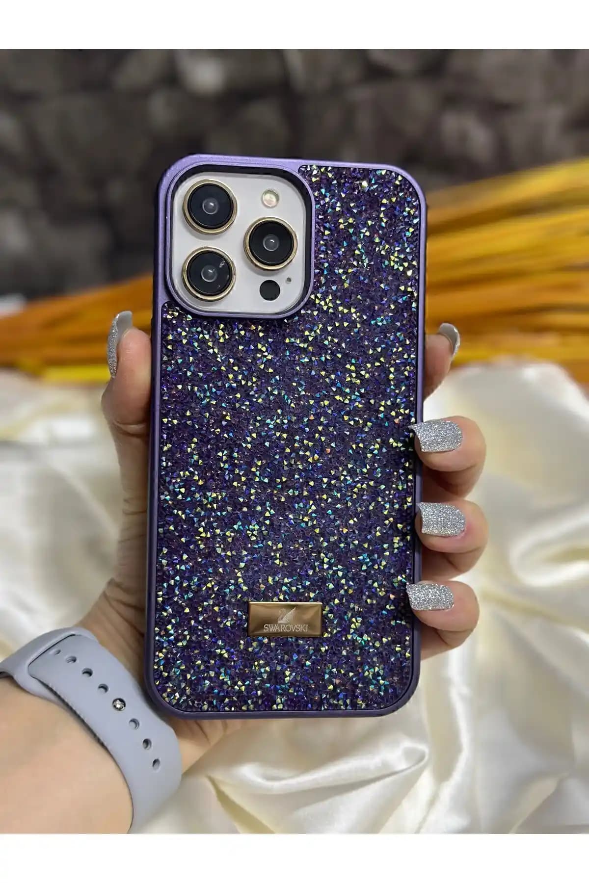 Wucasee Mor Taşlı iPhone 14 Pro Max Uyumlu Kılıfı Estetik ve Koruyucu Özellikleriyle