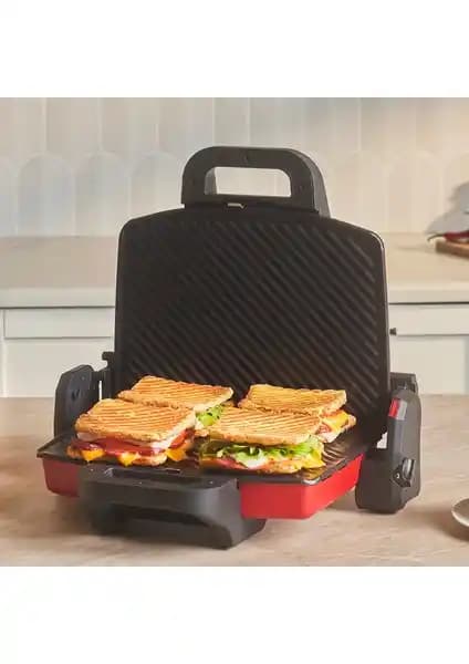 Karaca Future Essential ve Tefal Toast Expert Tost Makinesi Karşılaştırması