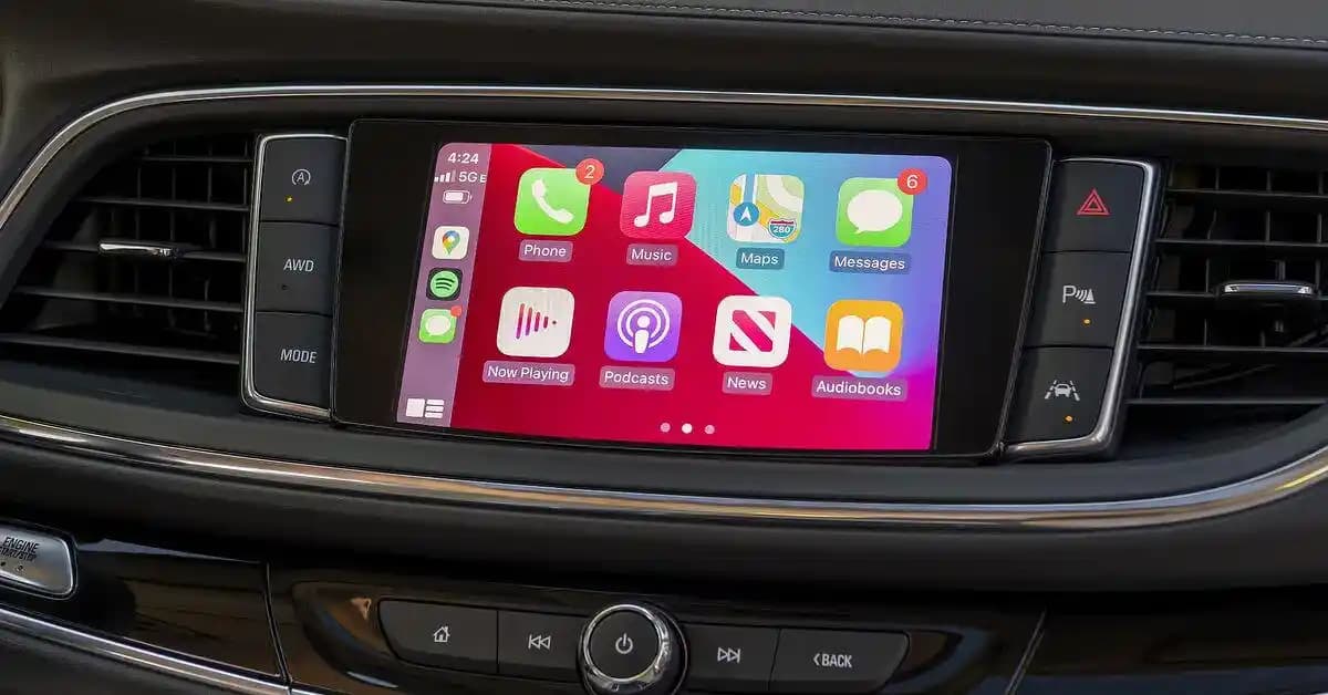 Apple CarPlay ve Araç İçi Sistemlerin Geleceği: Kullanıcı Deneyimi ve Veri Gizliliği Üzerine Bir Değerlendirme