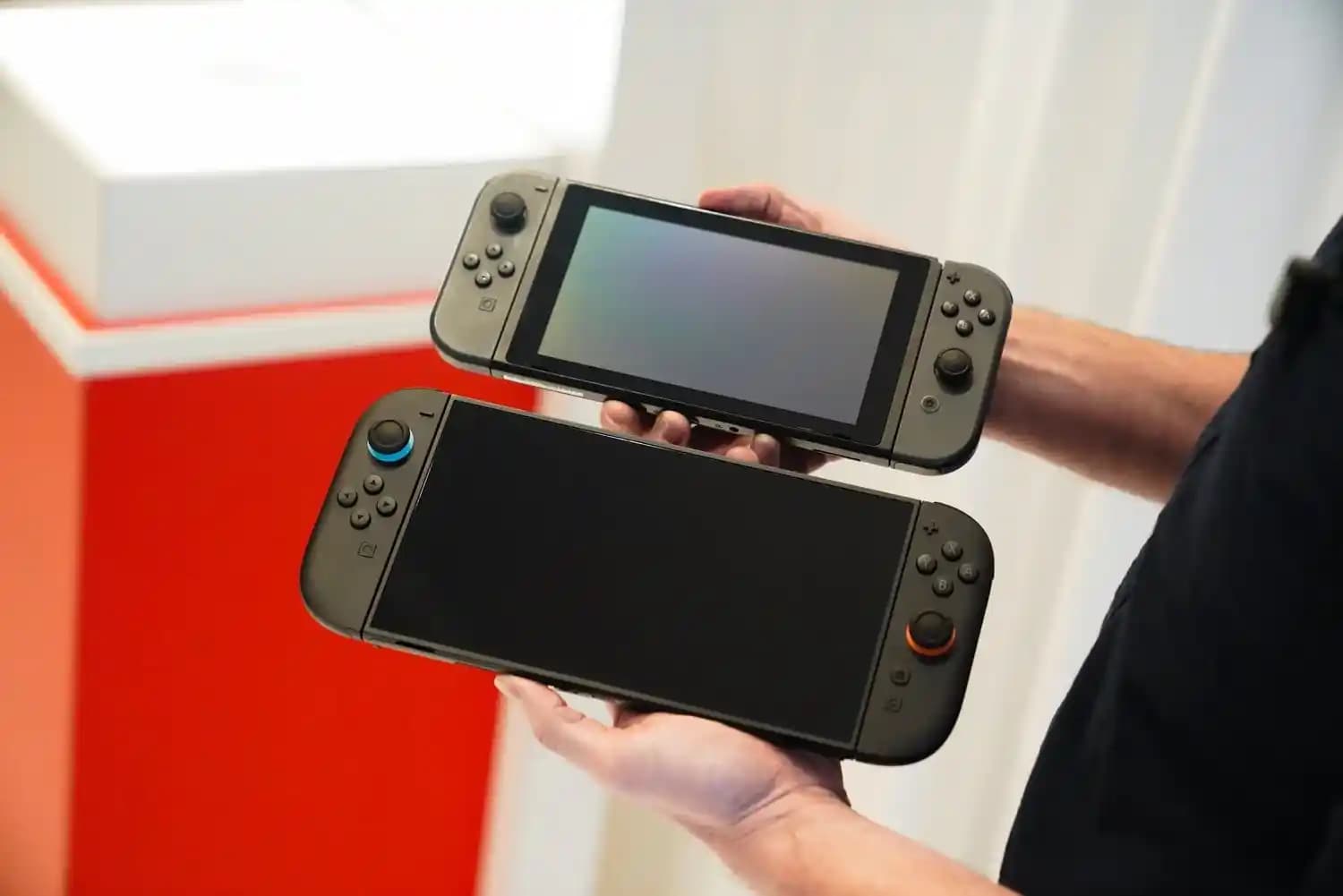 Nintendo Switch 2'nin Boyutları, Ekran Teknolojileri ve Steam Deck ile Karşılaştırması