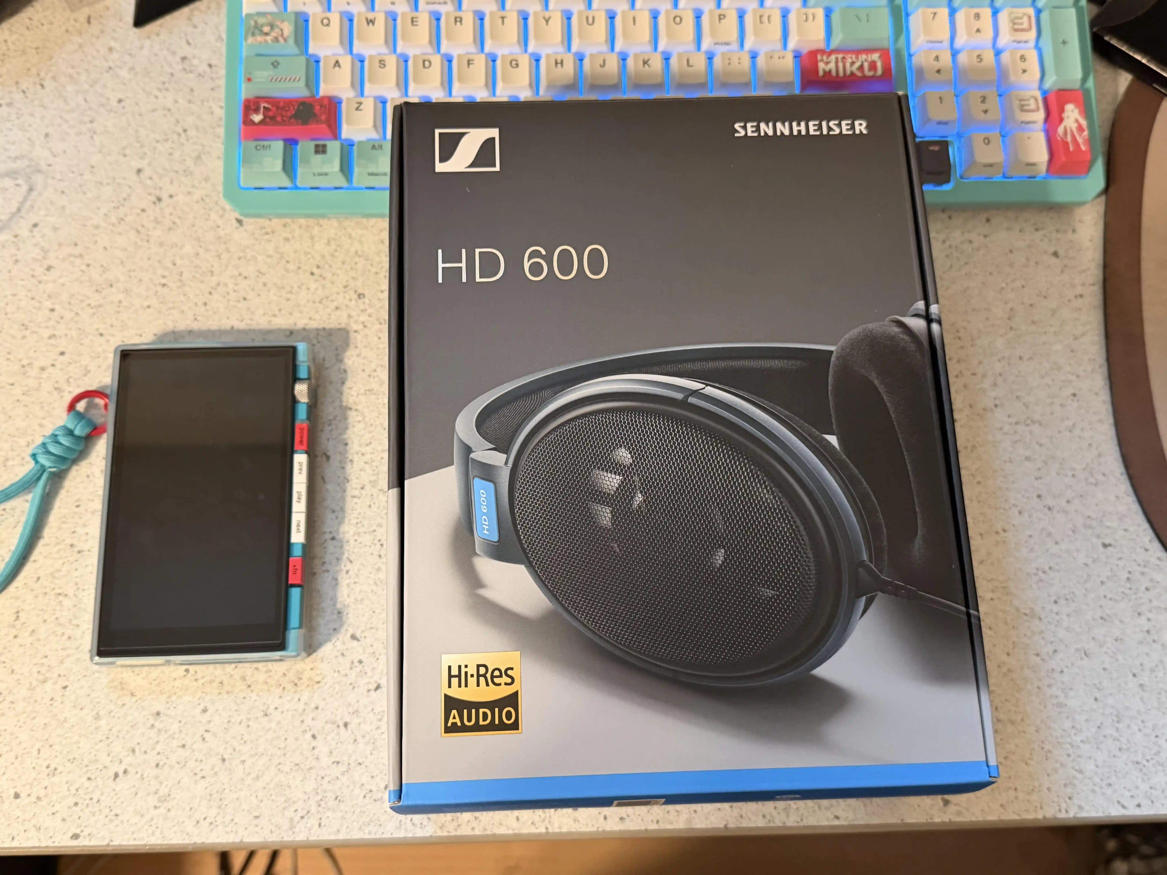 Sennheiser HD600 Kulaklıklar: Nötr Ses, Dayanıklılık ve Konforun Uzun Süreli Tercihi