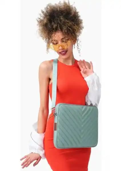 Morca Macbook Kılıfı ve Moserini Çanta Karşılaştırması: Koruma ve Taşıma Çözümleri