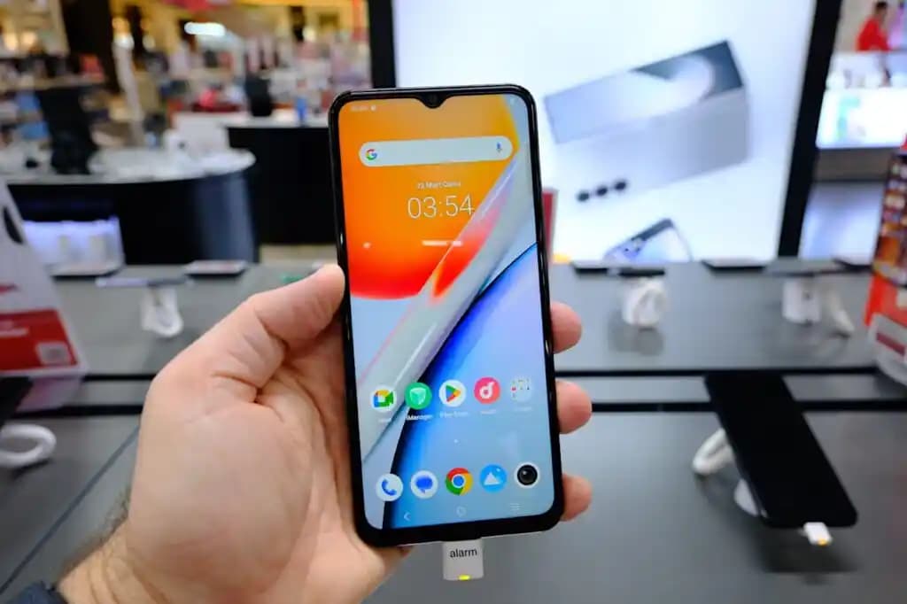 500 Dolar Altında Uzun Pil Ömrü ve İyi Kamera Sunan Akıllı Telefon Modelleri ve Özellikleri