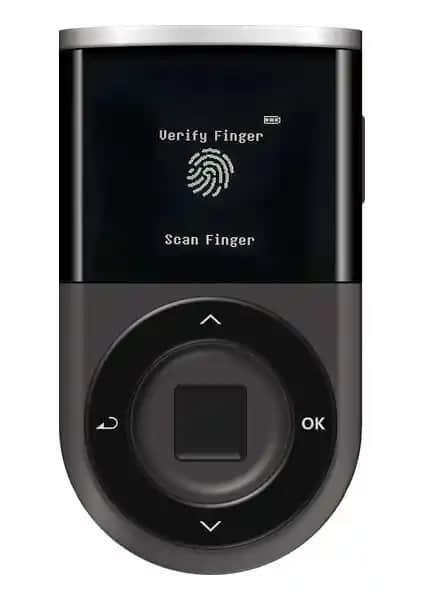 Iotrust D'cent Biyometrik Güvenli Donanım Cüzdanı ile Kripto Varlıklarınızı Koruyun