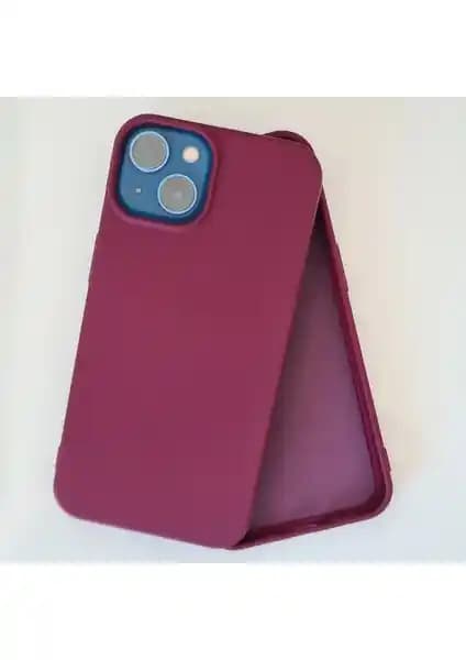 iPhone 13 ve iPhone 15 için kadife esnek silikon kılıf karşılaştırması