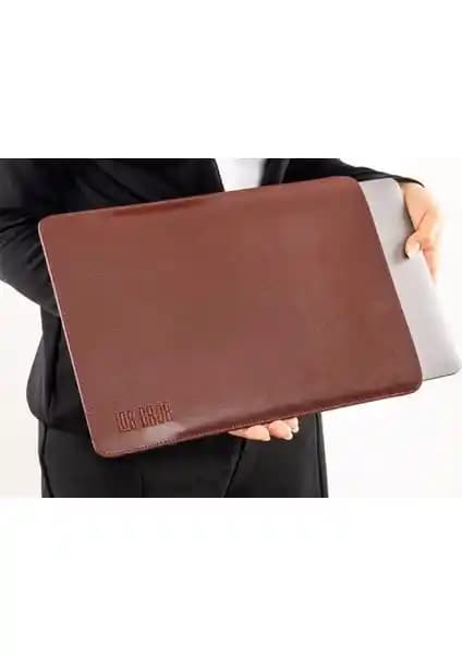 Los Caja 13 İnç Vegan Deri Laptop Kılıfı Şıklık ve Koruma Sunan Modern Tasarım