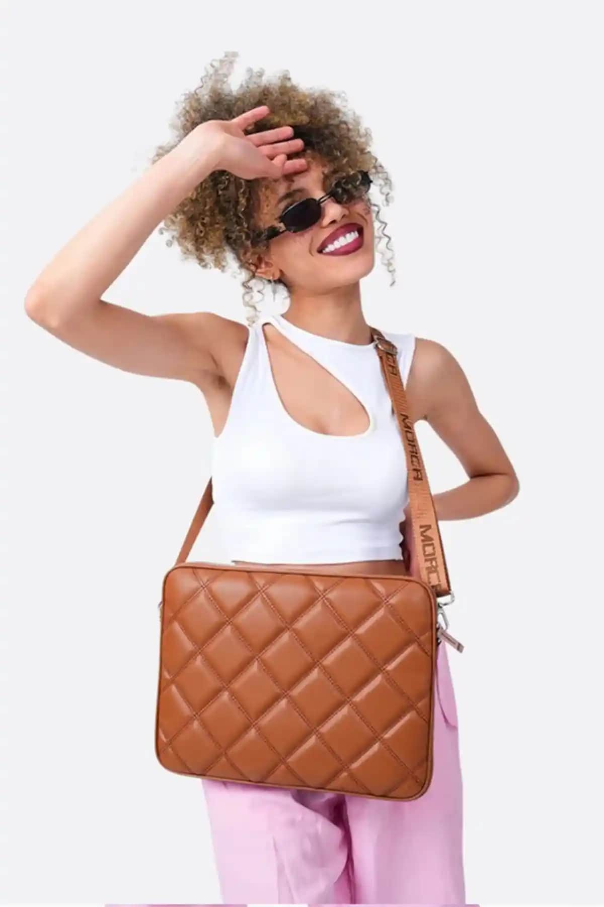 MORCA MacBook Air Pro 13 ve 14 İnç için Şık ve Koruyucu Kapitoneli Kılıf