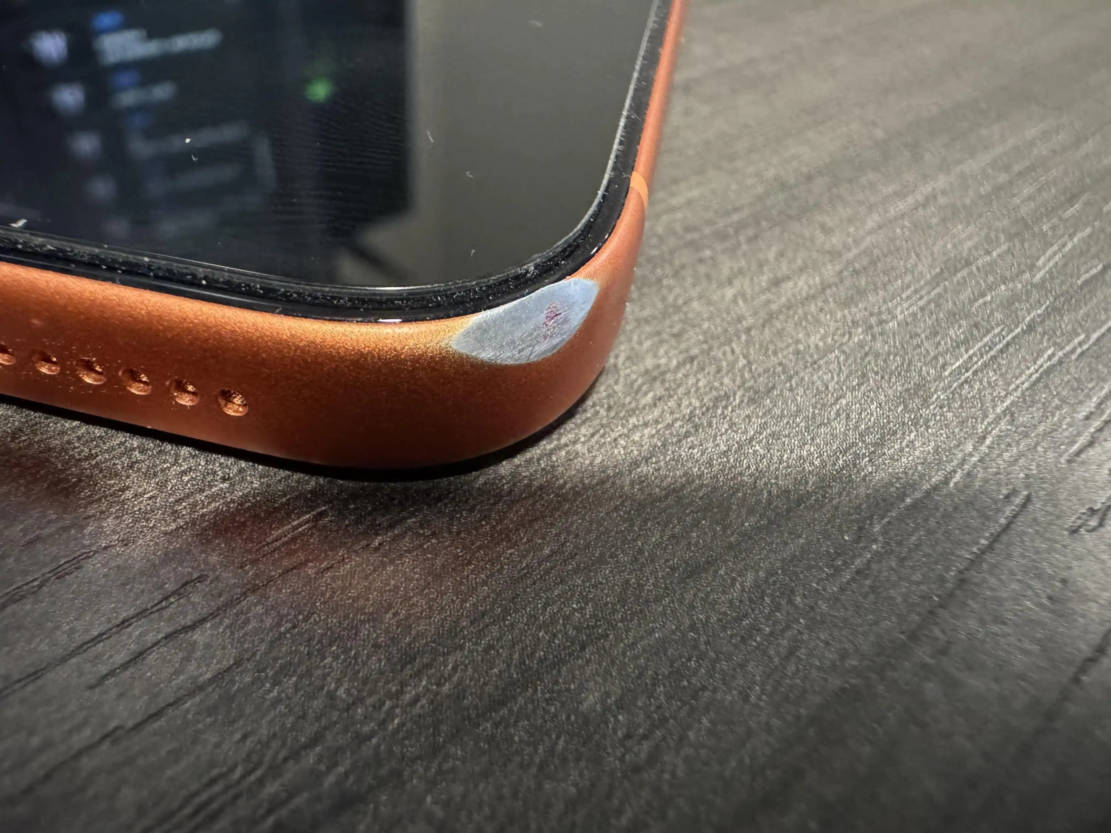 iPhone 17 Pro Cosmic Orange Renkli Cihazlarda Kozmetik Hasarların Tamir Yöntemleri ve Onarım Politikaları