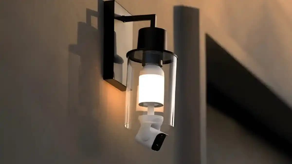Wyze Akıllı Ampulüne Entegre Kamera: Yenilikçi Güvenlik Çözümü ve Tasarım Tartışmaları