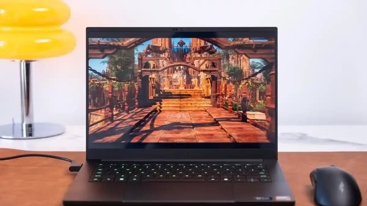 Razer Blade 14 (2025) İncelemesi: İnce Tasarım ve Trackpad ile Kalite Sorunları