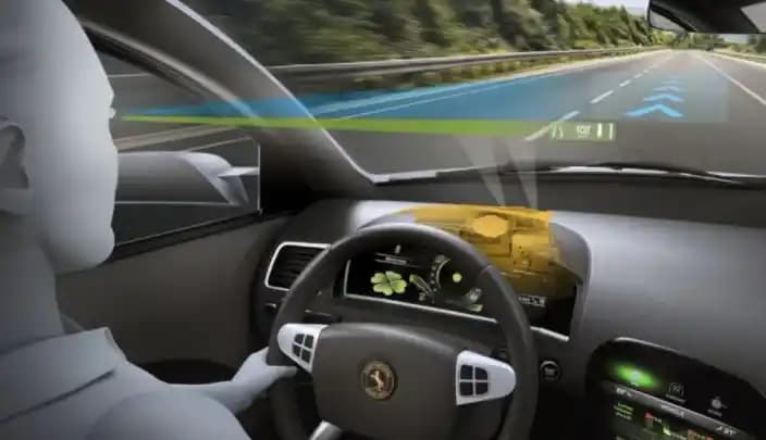 Araba Hayalet Ekran Teknolojisi: Sürüş Güvenliği ve Geleceğin Otomotiv Yeniliği