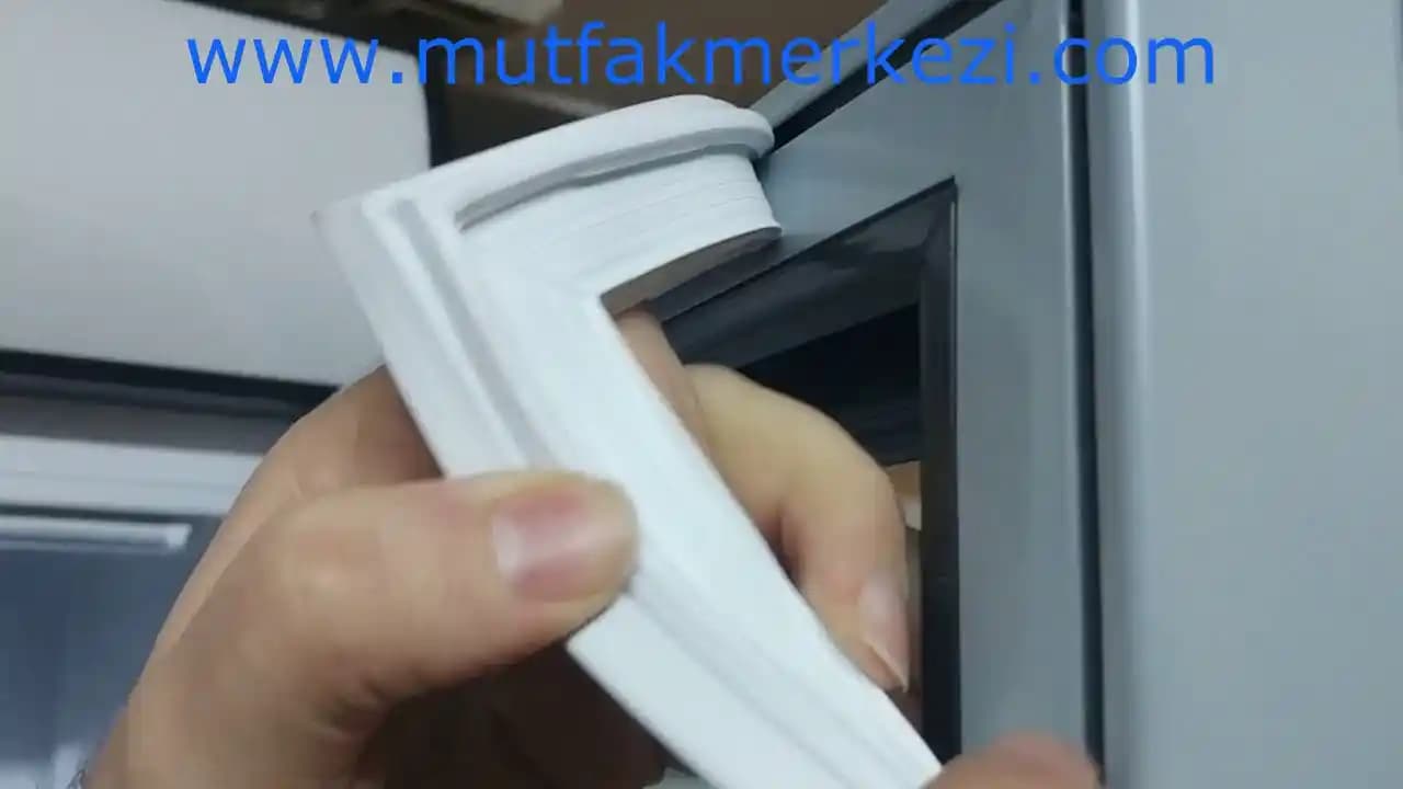 Buzdolabı Kapı Lastiği Değişimi: Adım Adım Rehber ve Enerji Tasarrufu İpuçları