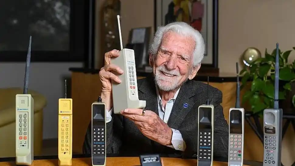 Cep Telefonu İcadının Tarihi: 1973'ten Günümüze Mobil İletişimin Gelişimi