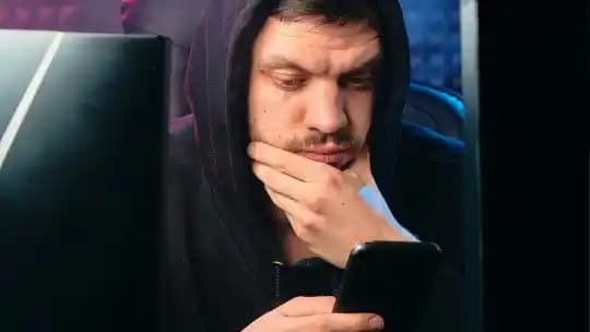 Dijital Porno: Teknoloji ve Cihazların Rolü ile Modern Porno Deneyimi ve Güvenlik