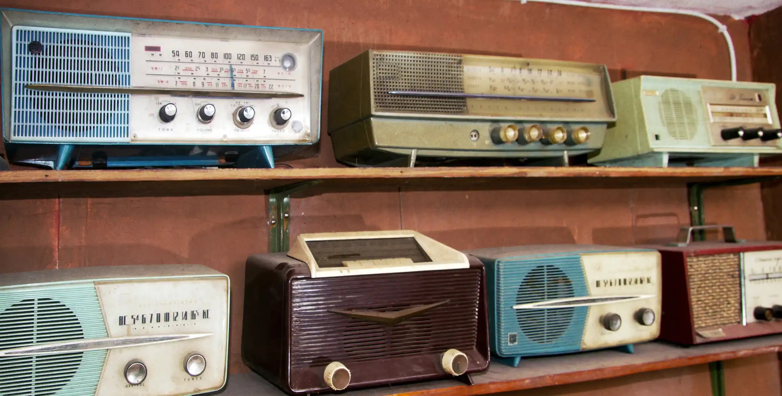 En İyi Radyo Markaları ve Teknolojik Özellikleri: Sony, Panasonic, Sangean ve Tecsun İncelemesi