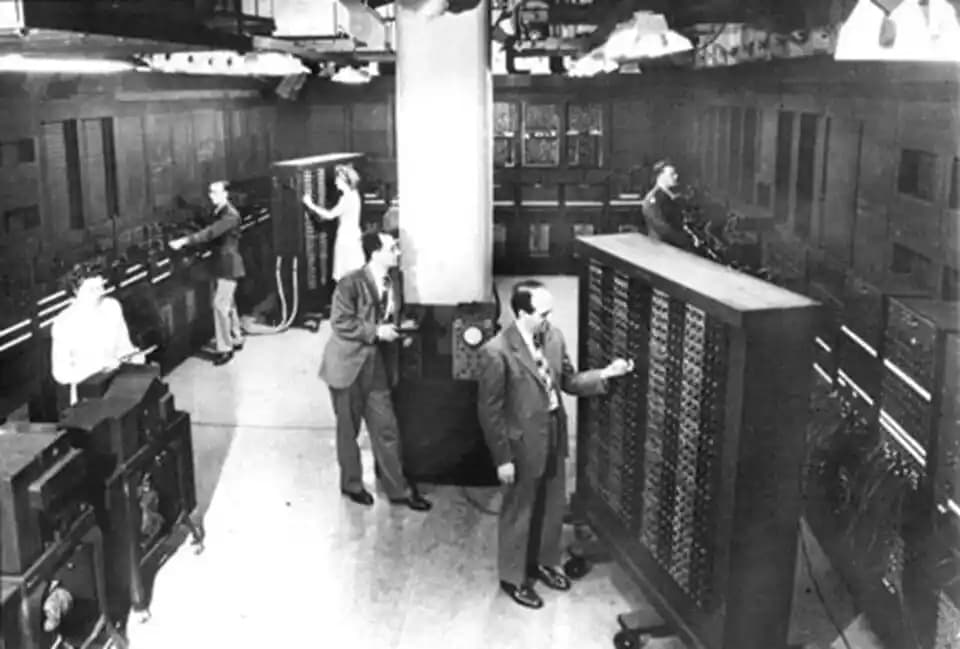 ENIAC: Modern Bilgisayarların Temelini Atan İlk Elektronik Dijital Bilgisayar