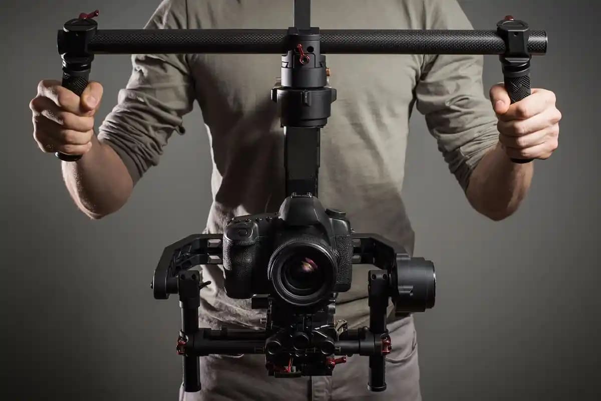 Gimbal Nedir? Profesyonel ve Mobil Cihazlarda Stabilizasyon Teknolojisi İncelemesi