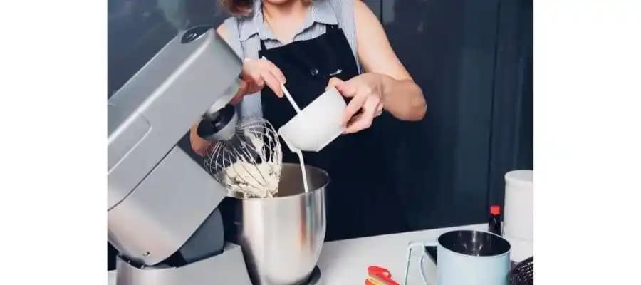 Hamur Yoğurma Makinesi ile Ekmek, Pizza ve Tatlı Hamurları Hazırlama Rehberi