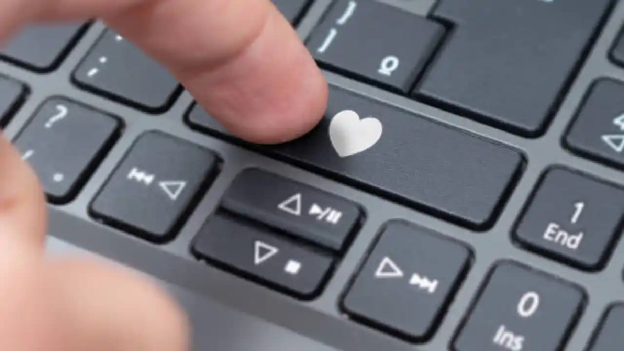 Klavyede Kalp Sembolü Yapmanın Yöntemleri ve Dijital İletişimde Önemi