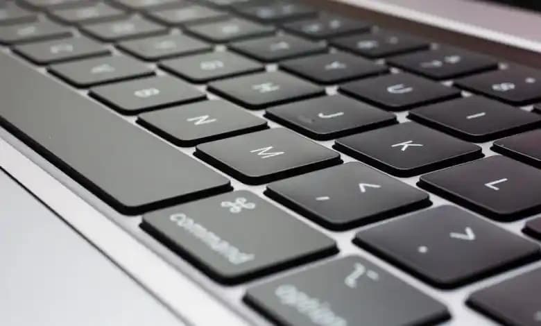 Teknolojik Cihazlarda Klavye Sesi Kapatma Yöntemleri ve Kullanıcı Deneyimi İpuçları