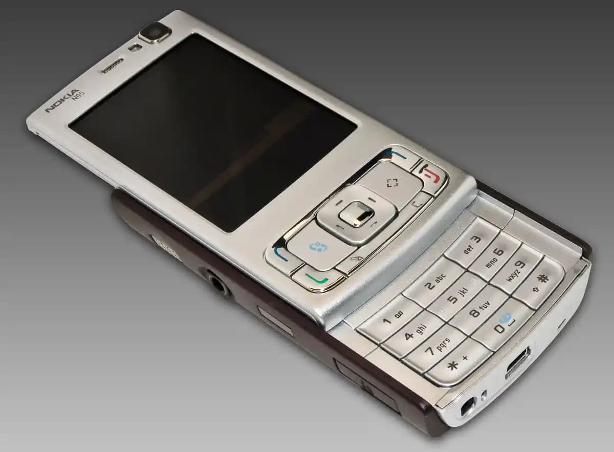 Nokia N95'in Çıkış Tarihi ve Özellikleri: 2007'nin Yenilikçi Akıllı Telefonu