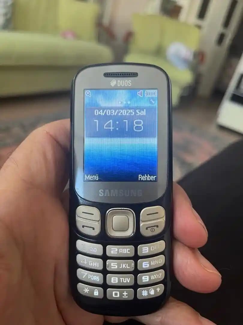 Samsung I8552 Tuşlu Telefon: Dayanıklılık ve Kullanım Kolaylığını Sunan Klasik Model