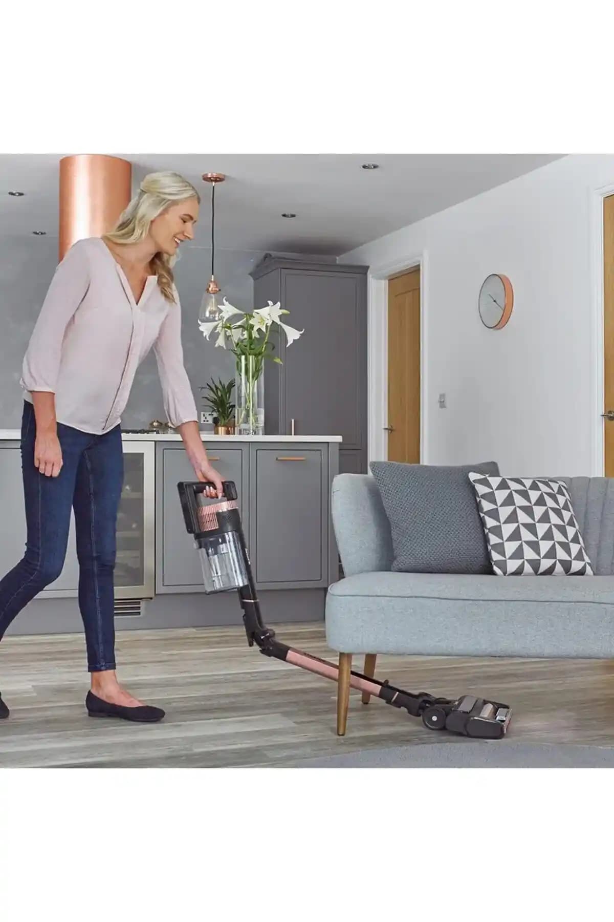 Shark Dik Süpürge: Ergonomik Tasarım ve Gelişmiş Teknoloji ile Etkili Temizlik