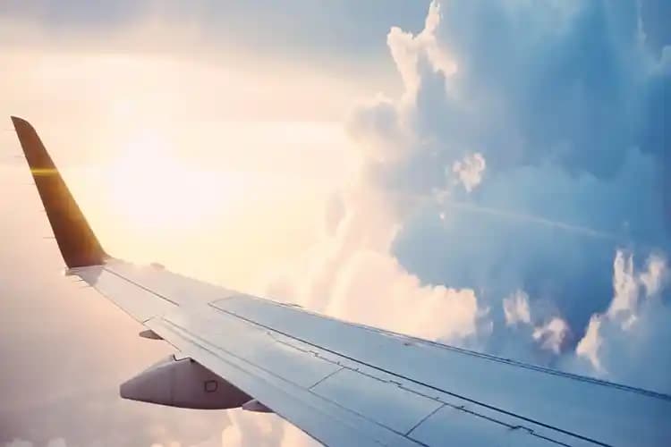 Uçakta Tablet Kullanımı ve Taşıma Kuralları: Seyahat Rehberi