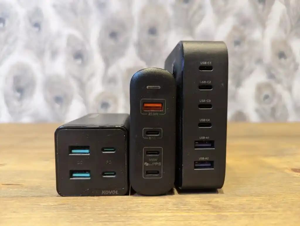 Ugreen ve Spigen: Akıllı Telefon Aksesuarlarında Dayanıklılık ve Tasarım Karşılaştırması