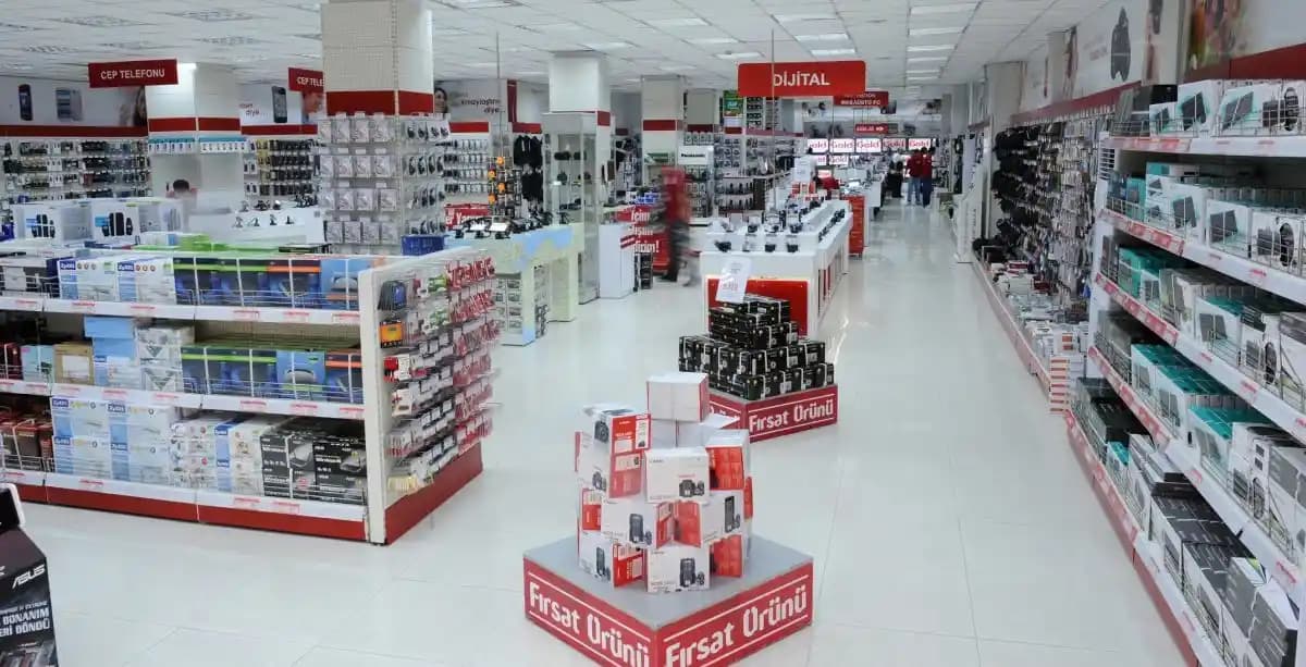 Yunanistan Teknoloji Mağazaları: Akıllı Cihazlar ve Aksesuar Çeşitliliği İncelemesi