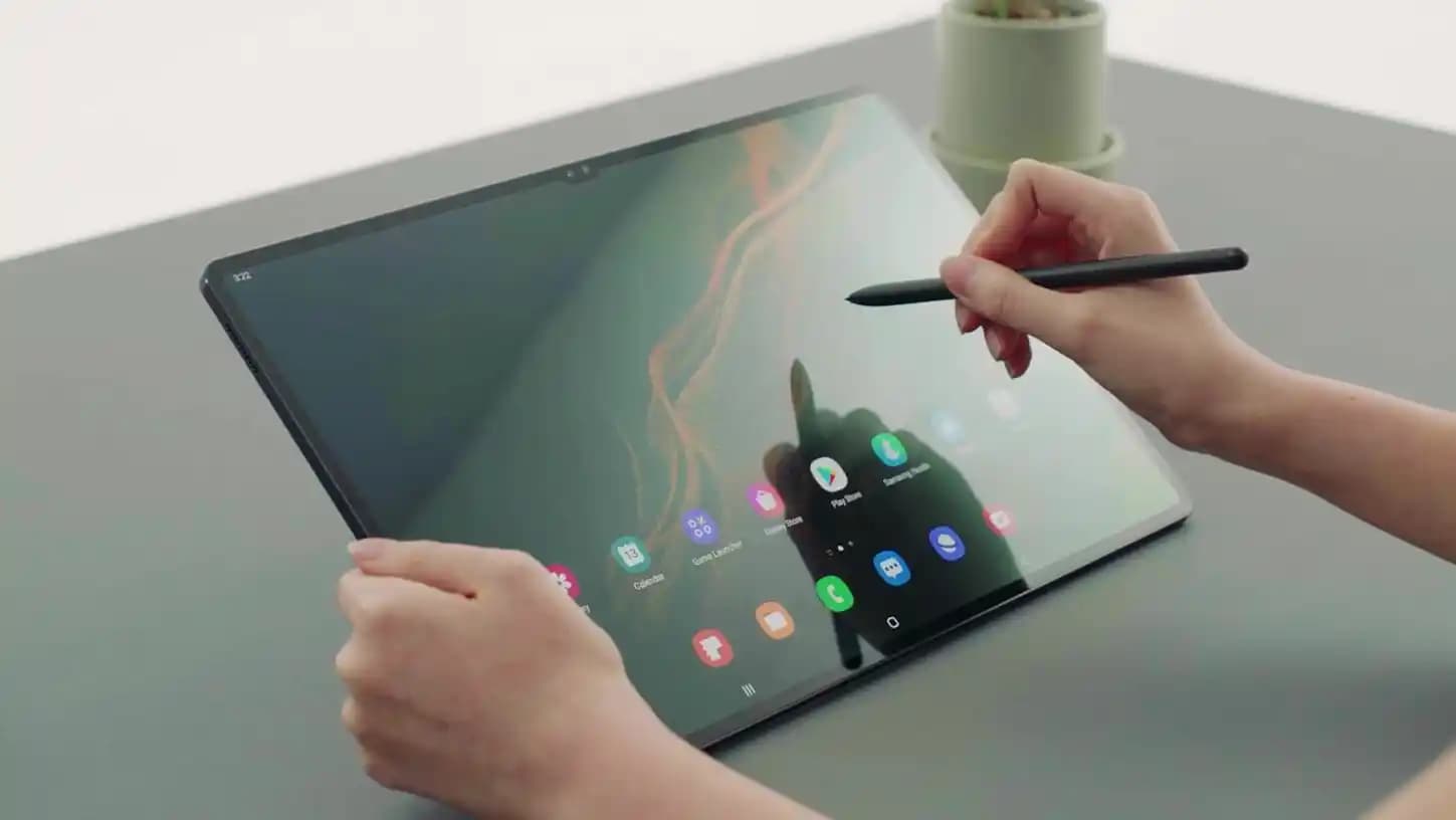 Büyük Ekranlı Tabletlerin Günümüzdeki Kullanım Alanları ve Teknolojik Özellikleri