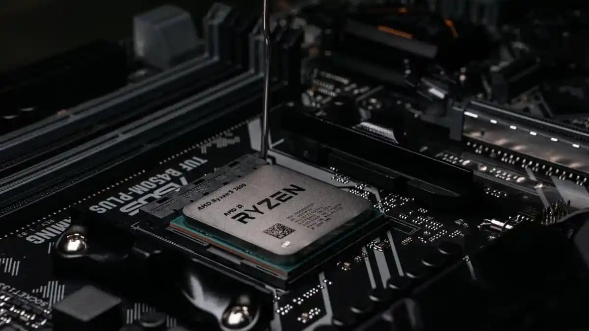 CPU Nedir: Temel Bileşenleri, İşlevleri ve Güncel Teknolojik Gelişmeler