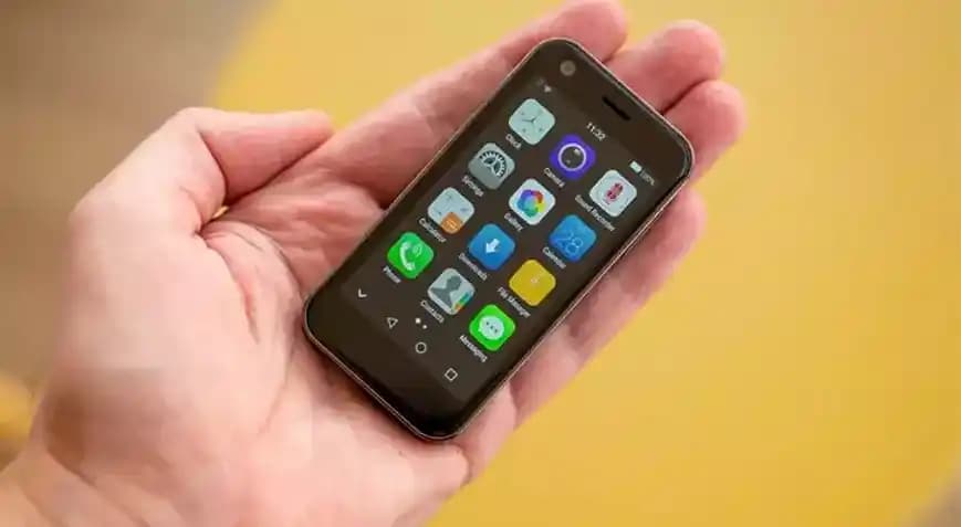 Dünyanın En Küçük Akıllı Telefonları: Kompakt ve İşlevsel Seçenekler Hakkında Bilgi