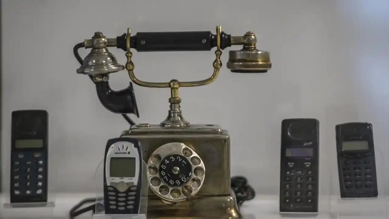 İletişim Teknolojilerinin Evrimi ve İlk Telefonun Tarihçesi