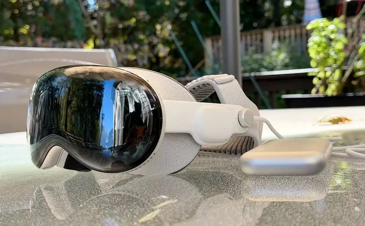 Apple Vision Pro M5 ve VR Teknolojisinin Güncel Durumu: Konfor, Yazılım ve Pazar Analizi