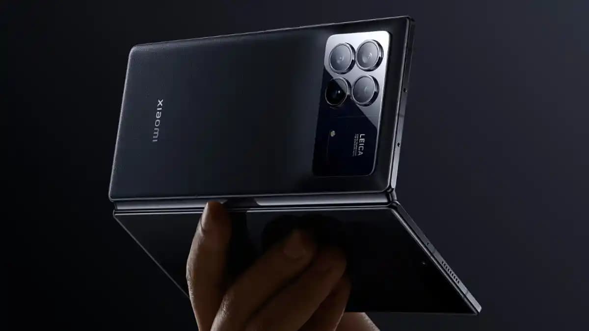 Tri-Fold Katlanabilir Telefonların Menteşe Dayanıklılık Testleri ve Kullanım Analizi