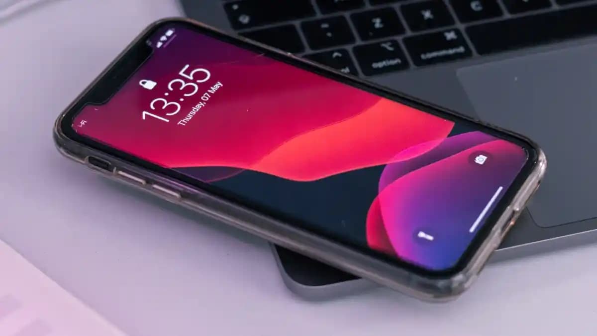 Akıllı Telefon Ekran Parlaklığının Azalmasının Nedenleri ve Çözüm Yolları