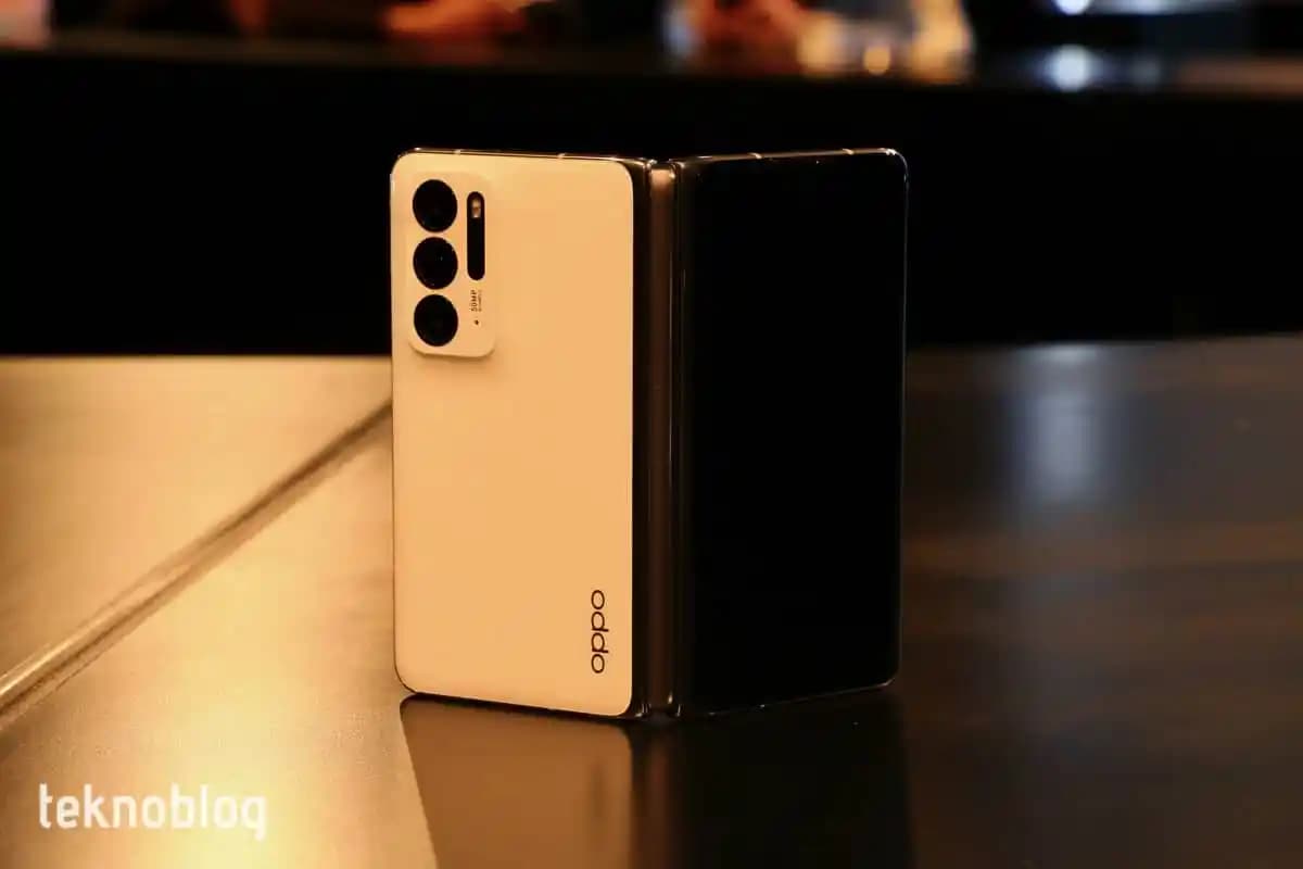 Hafif Telefonlar: Mobil Teknolojide Taşınabilirlik ve Kullanım Kolaylığı Üzerine Güncel İnceleme